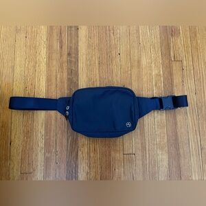 Pander Belt Bag - Large 2L Unisex waterproof everyday Fanny pack.